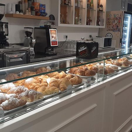 Dolci Ricordi Hotel Bari Bagian luar foto